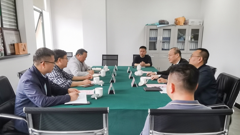 浙江省市場(chǎng)協(xié)會(huì)會(huì)長張志益調(diào)研浙農(nóng)市集錢塘項(xiàng)目